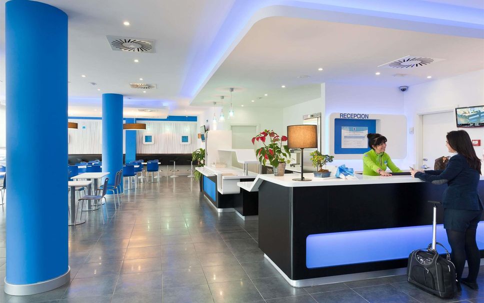 Meja Penyambut Tetamu Gambar