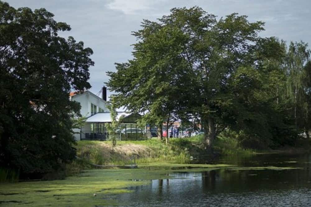 Pemandangan luar
