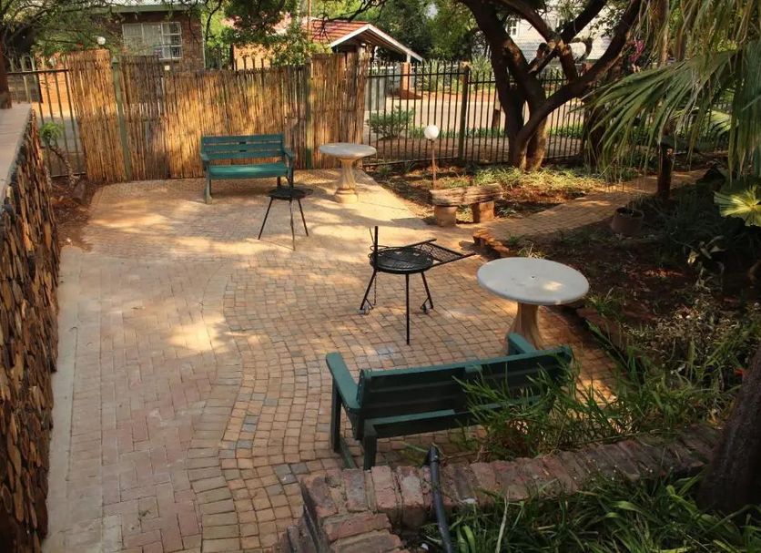 Patio Gambar