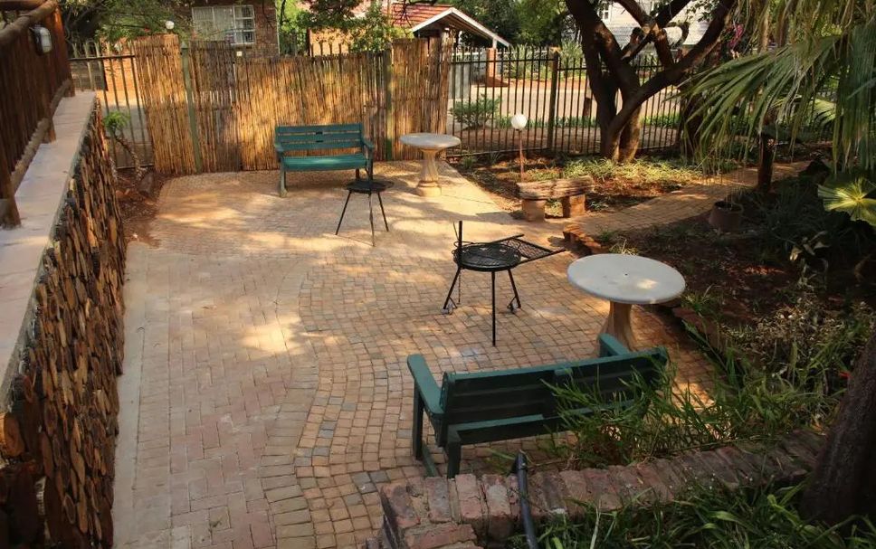 Patio Gambar