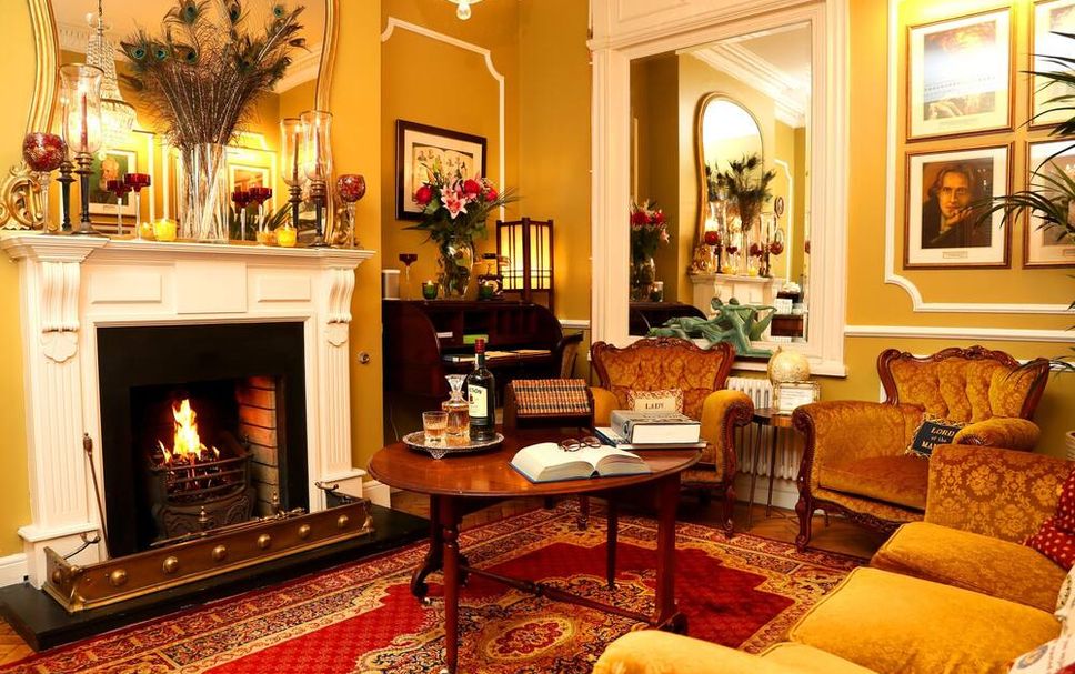 Balai Menunggu Gambar