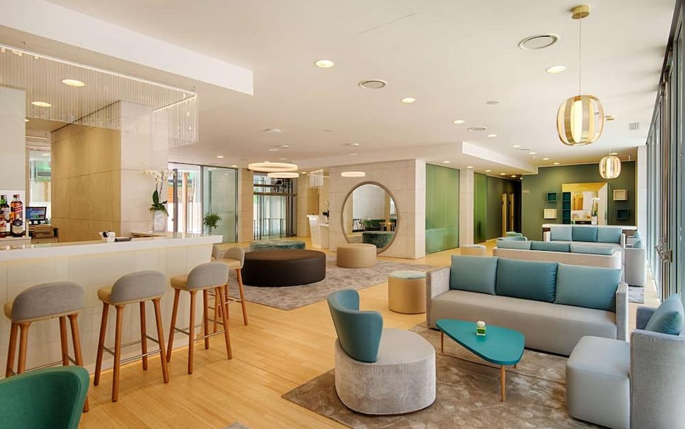 Balai Menunggu Gambar