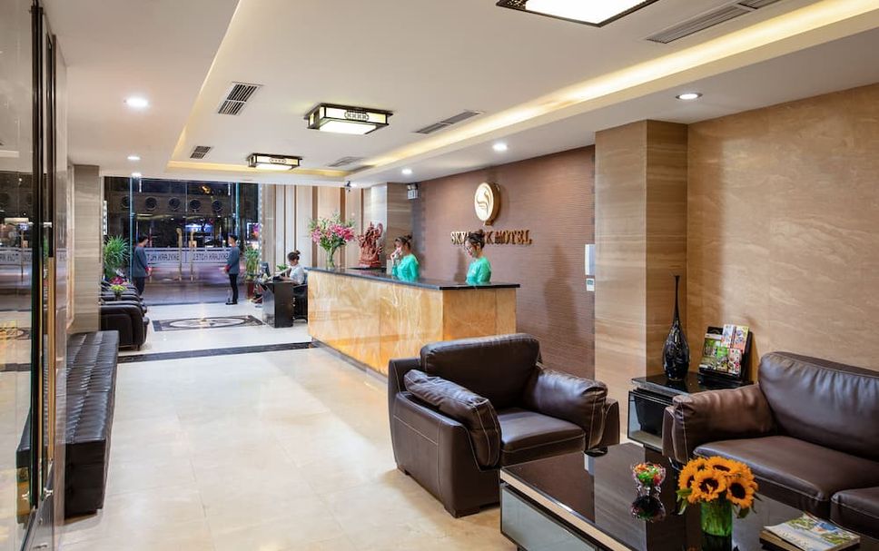 Meja Penyambut Tetamu Gambar