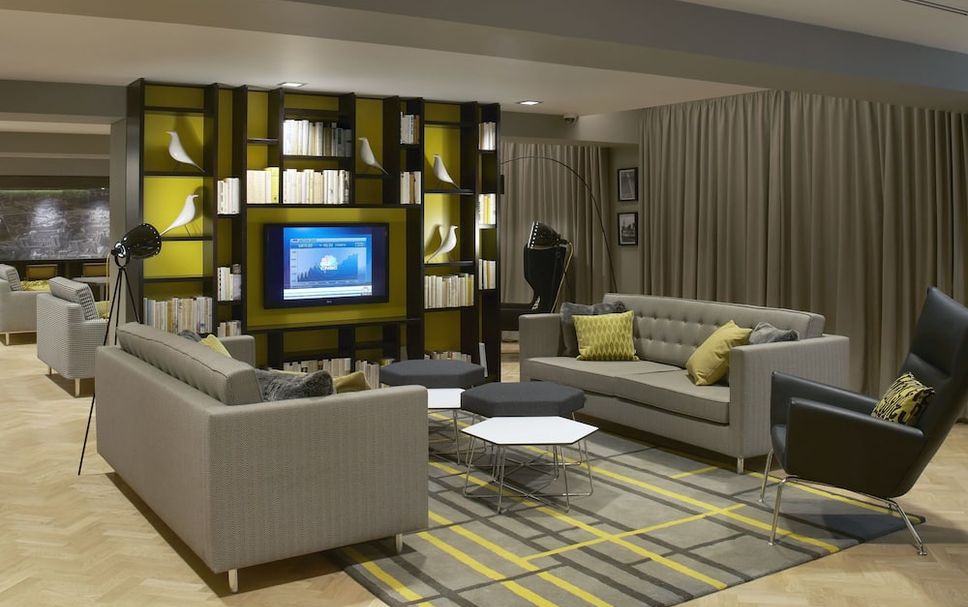 Balai Menunggu Gambar