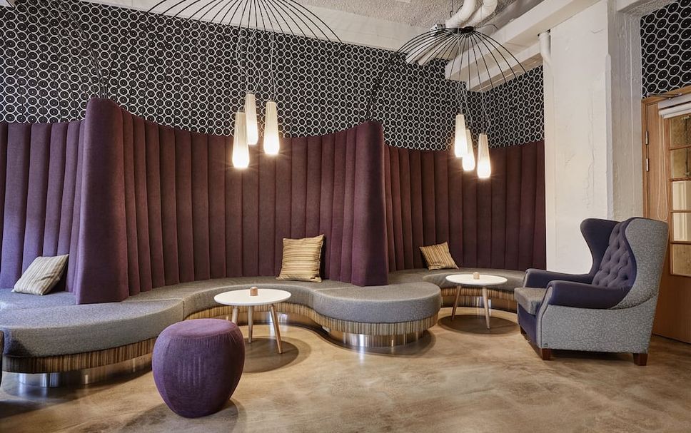 Balai Menunggu Gambar