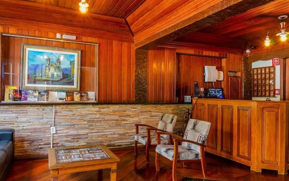 Meja Penyambut Tetamu Gambar