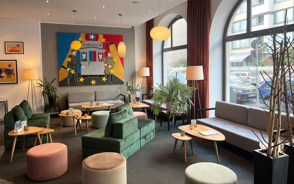 Balai Menunggu Gambar