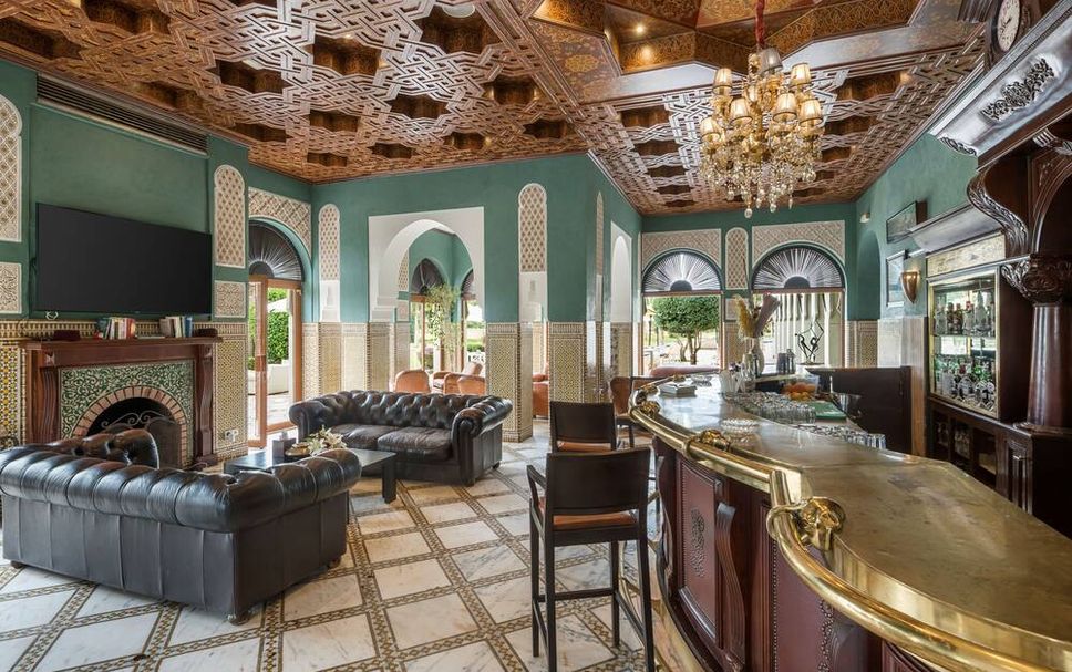 Balai Menunggu Gambar