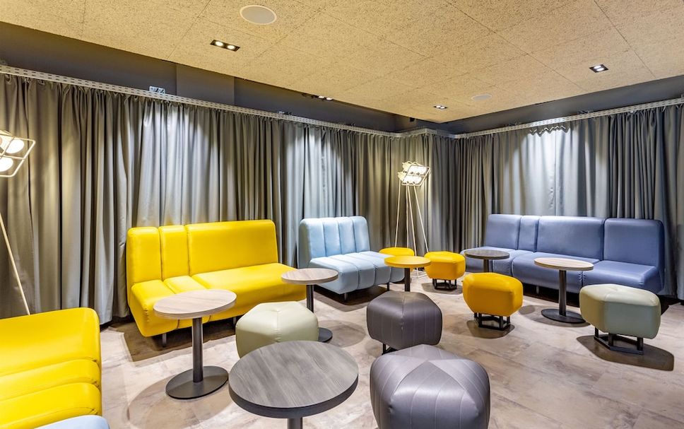 Balai Menunggu Gambar