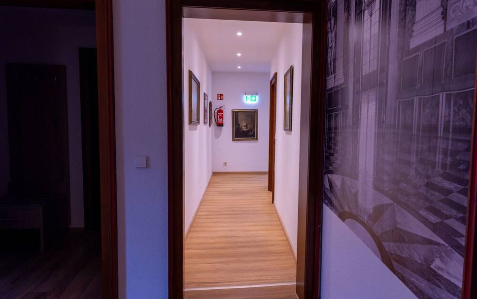 hallway Gambar