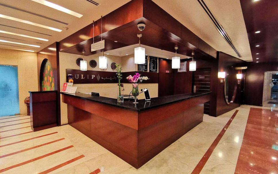 Meja Penyambut Tetamu Gambar