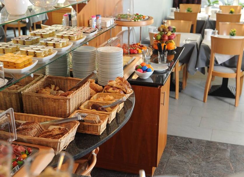 Buffet Gambar