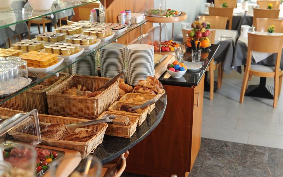 Buffet Gambar