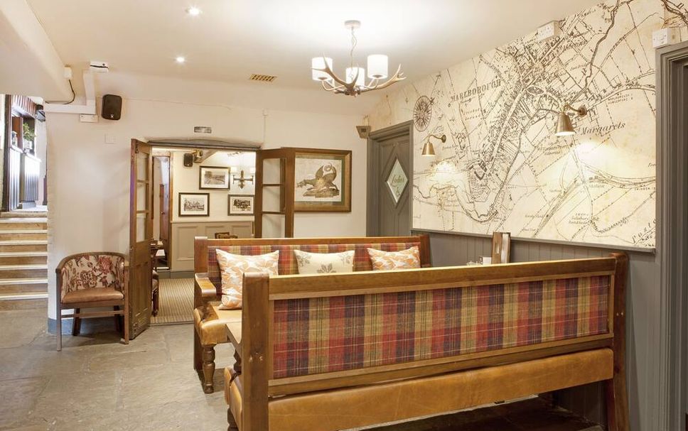 Meja Penyambut Tetamu Gambar