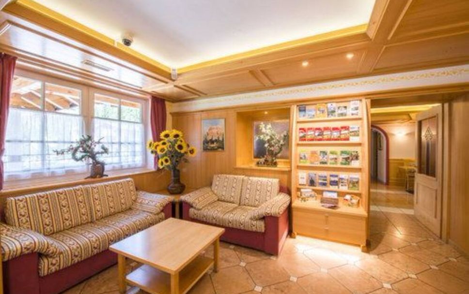 Balai Menunggu Gambar