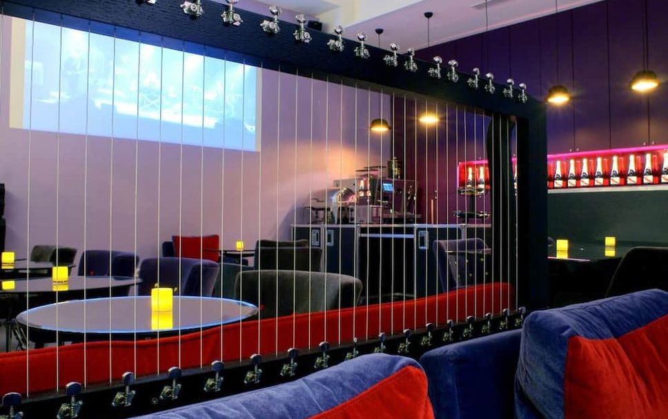 Balai Menunggu Gambar