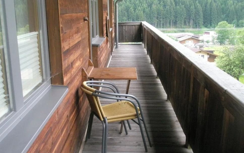 Balkoni Gambar