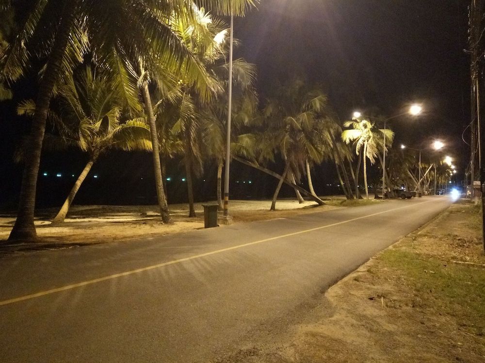 Pemandangan luar