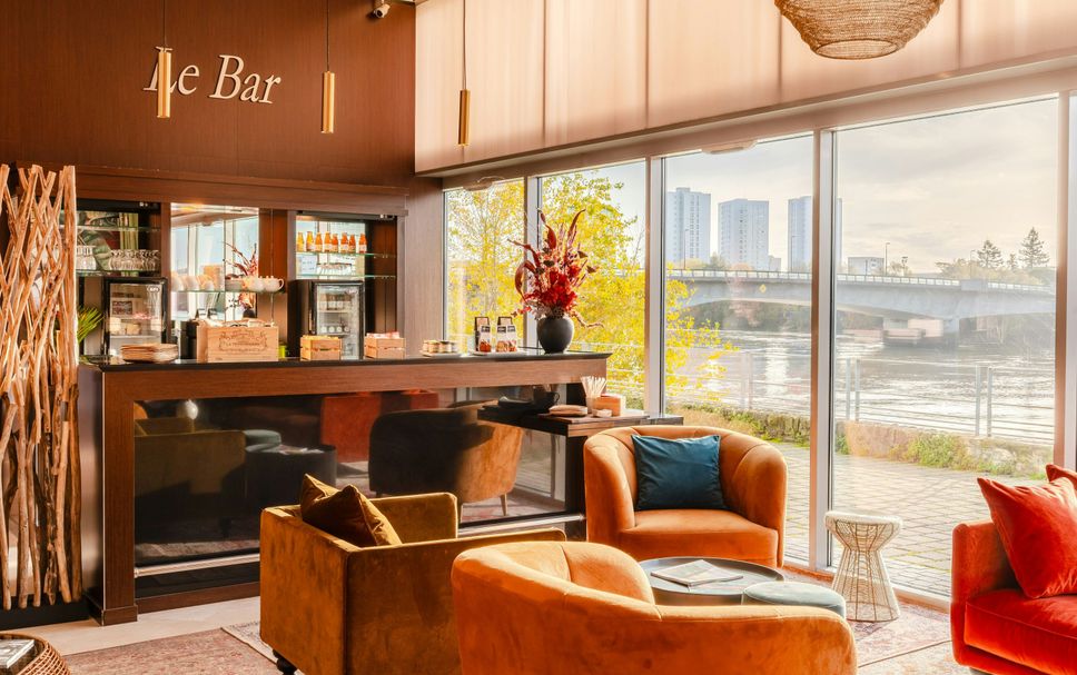 Balai Menunggu Gambar