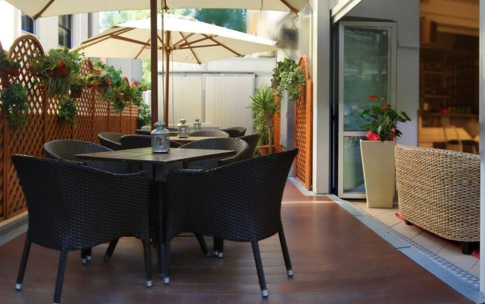 Patio Gambar