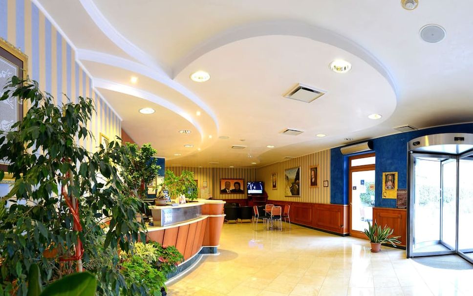 Meja Penyambut Tetamu Gambar