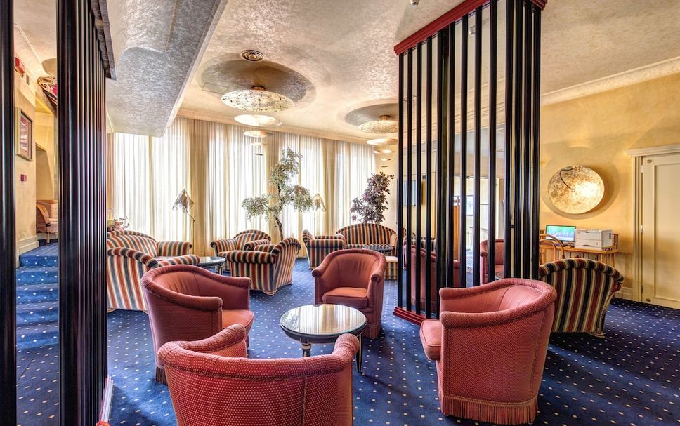 Balai Menunggu Gambar