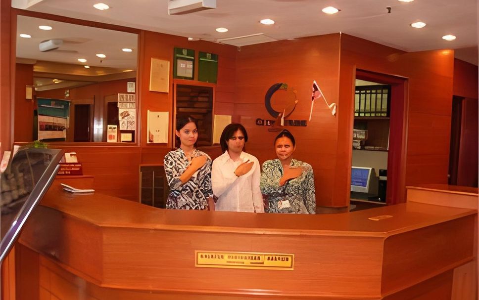 Meja Penyambut Tetamu Gambar