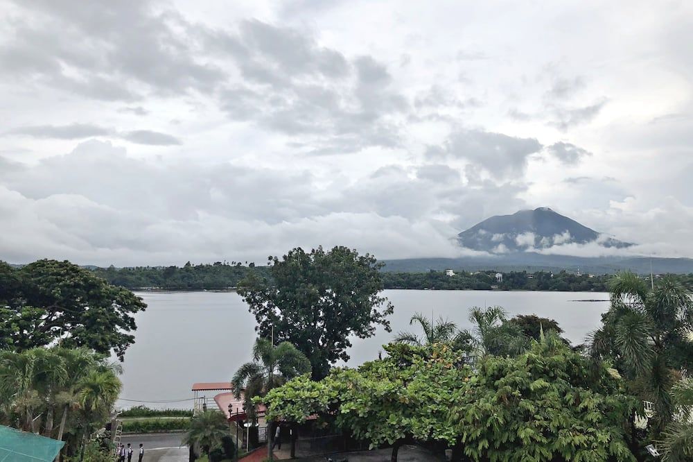 Pemandangan luar