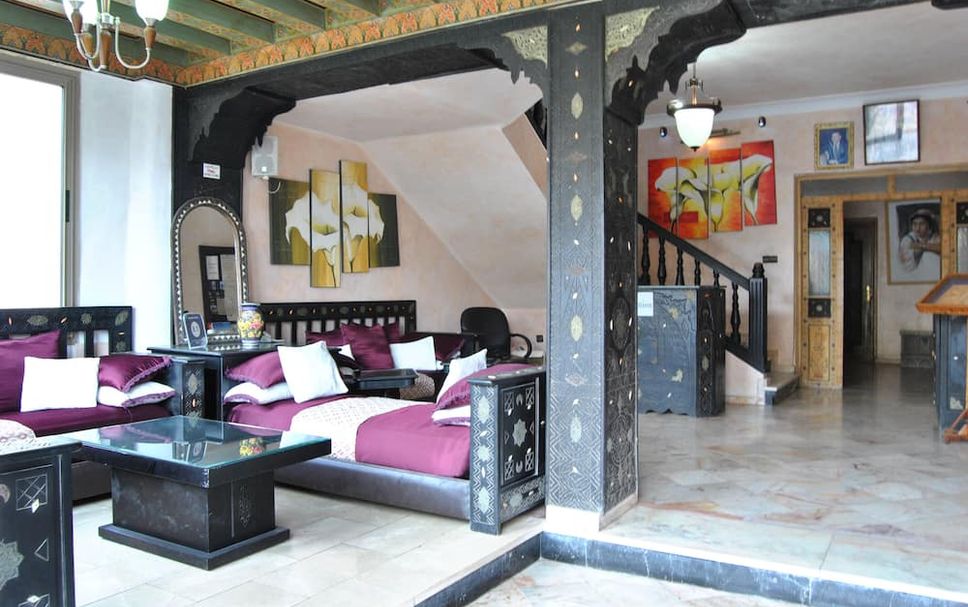 Meja Penyambut Tetamu Gambar