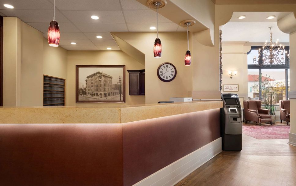 Meja Penyambut Tetamu Gambar