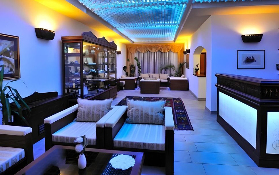 Balai Menunggu Gambar