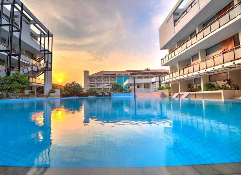 Kolam renang Gambar