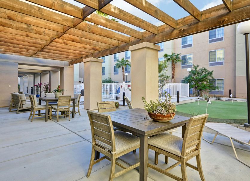 Patio Gambar