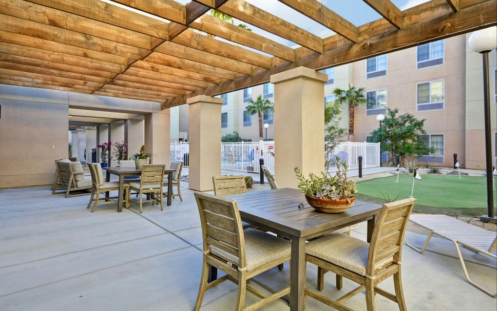 Patio Gambar