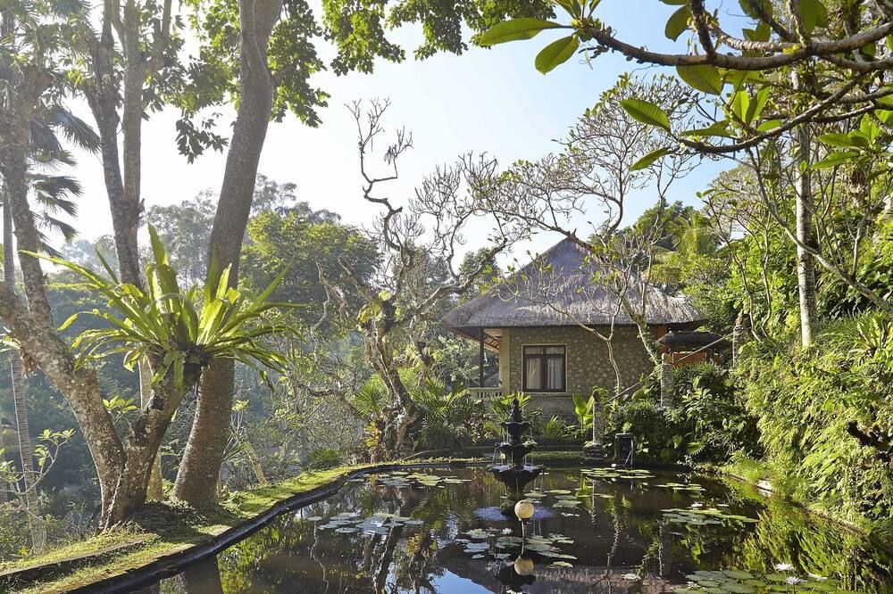 Pemandangan luar
