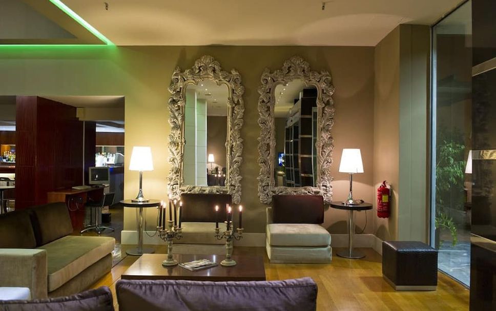 Balai Menunggu Gambar