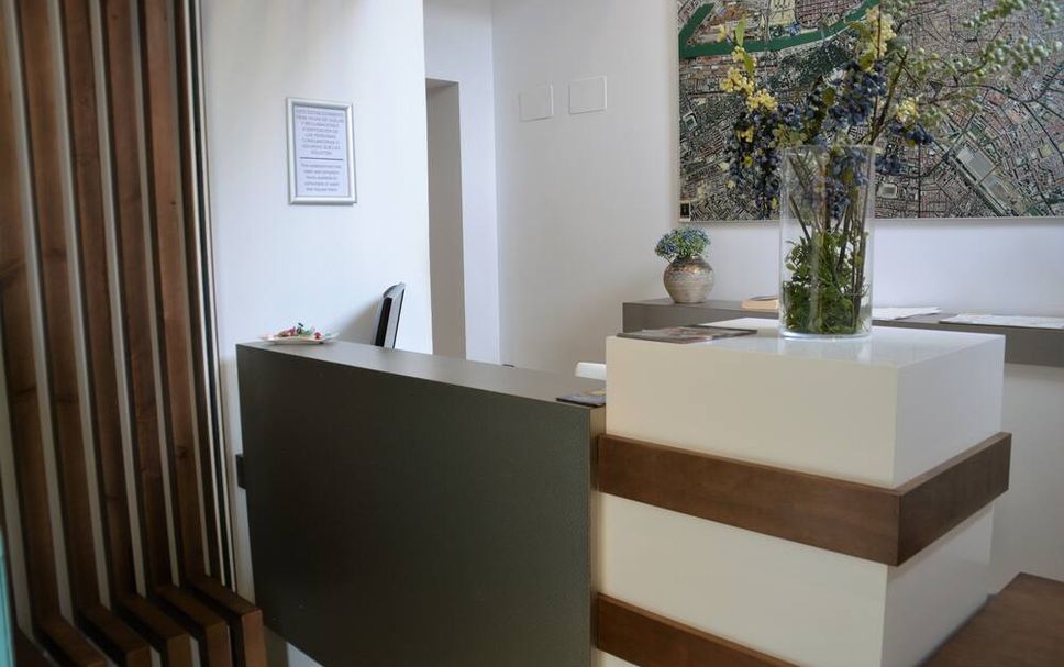 Meja Penyambut Tetamu Gambar