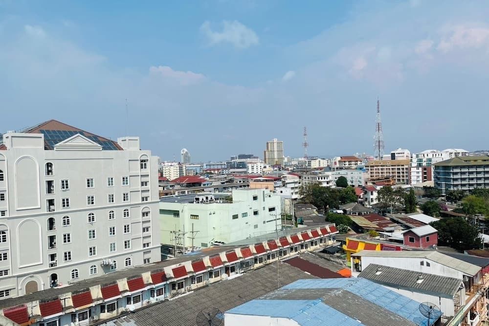 Pemandangan luar