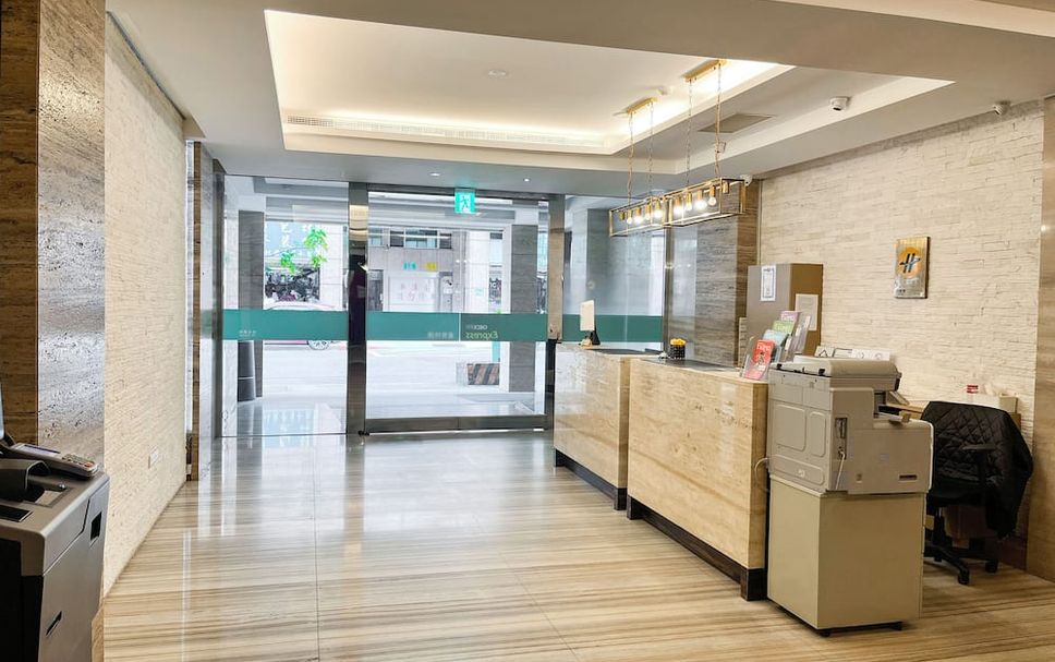 Meja Penyambut Tetamu Gambar