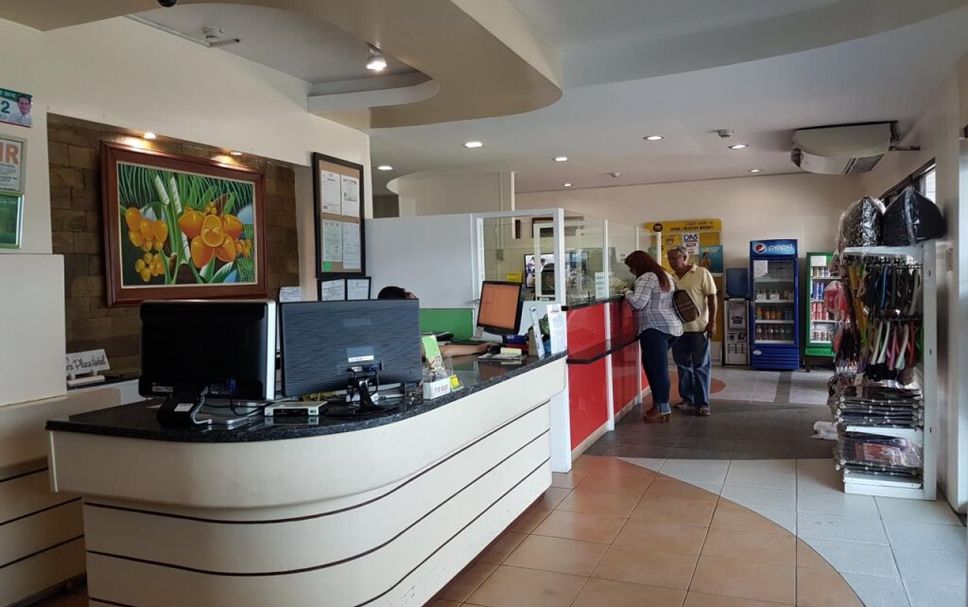 Meja Penyambut Tetamu Gambar