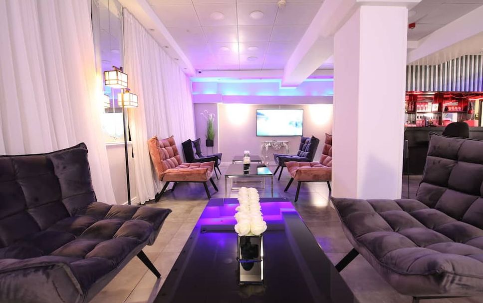 Balai Menunggu Gambar