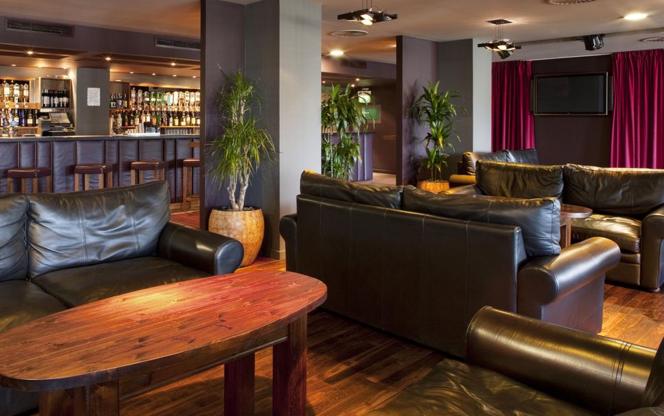 Balai Menunggu Gambar