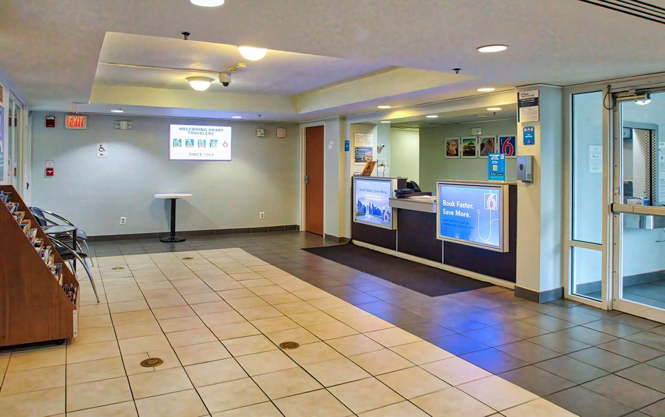 Meja Penyambut Tetamu Gambar