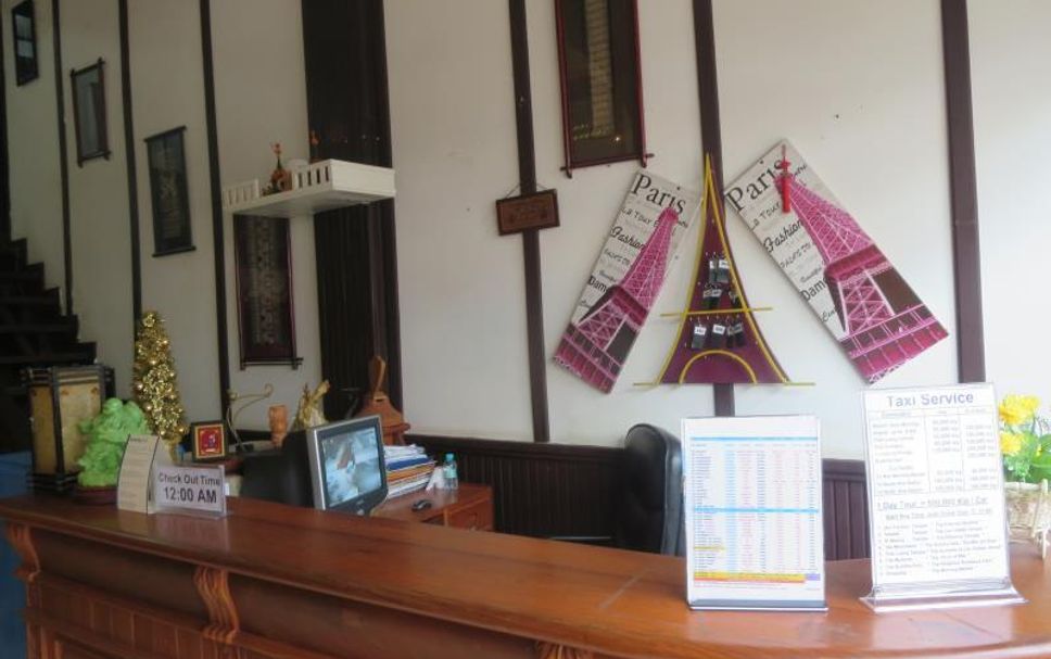 Meja Penyambut Tetamu Gambar