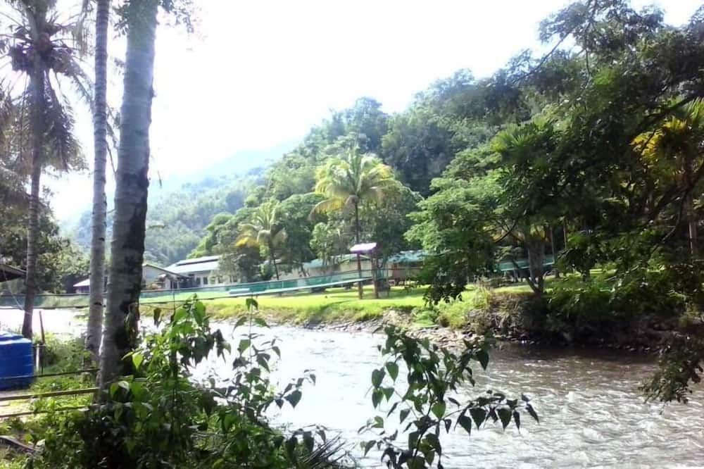 Pemandangan luar