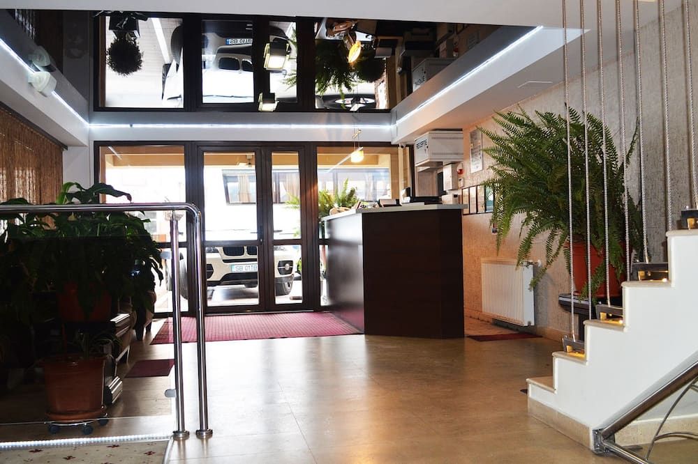 Meja Penyambut Tetamu Gambar