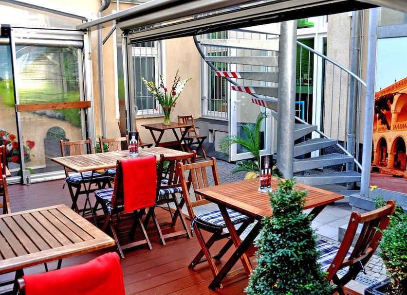 Patio Gambar