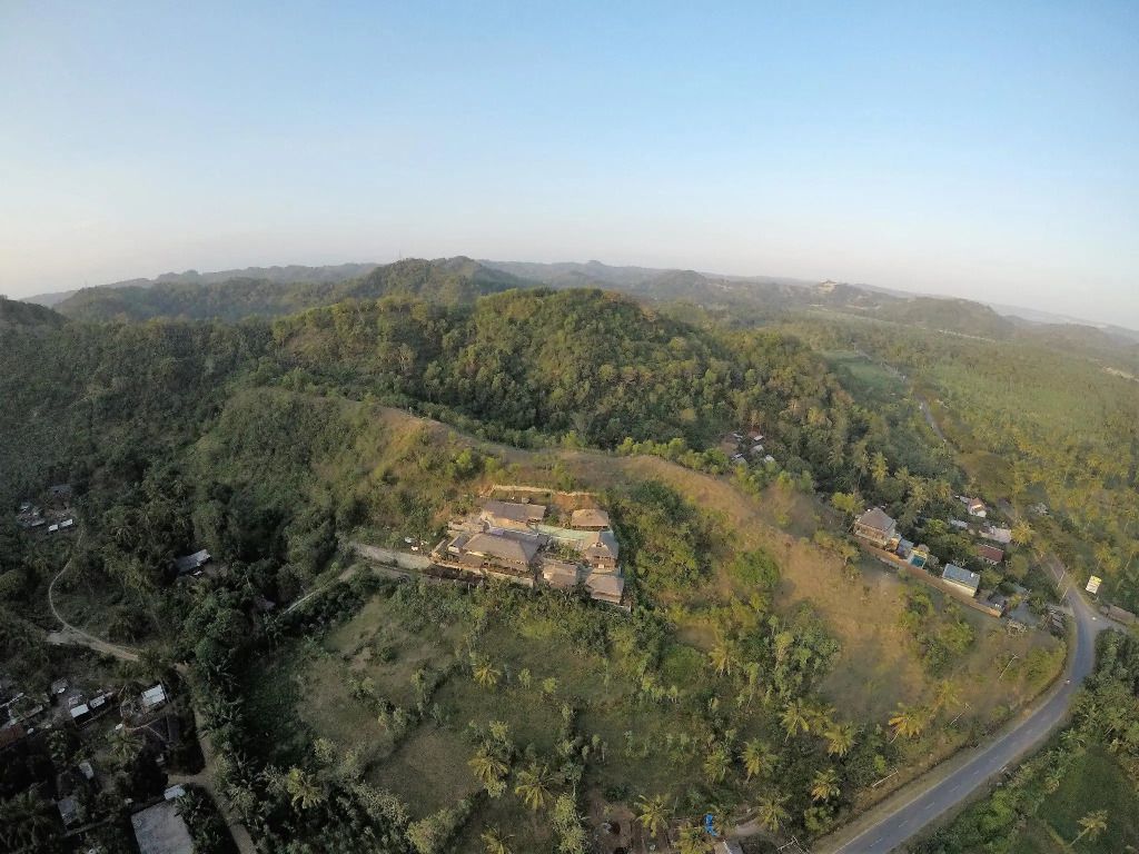 Pemandangan luar