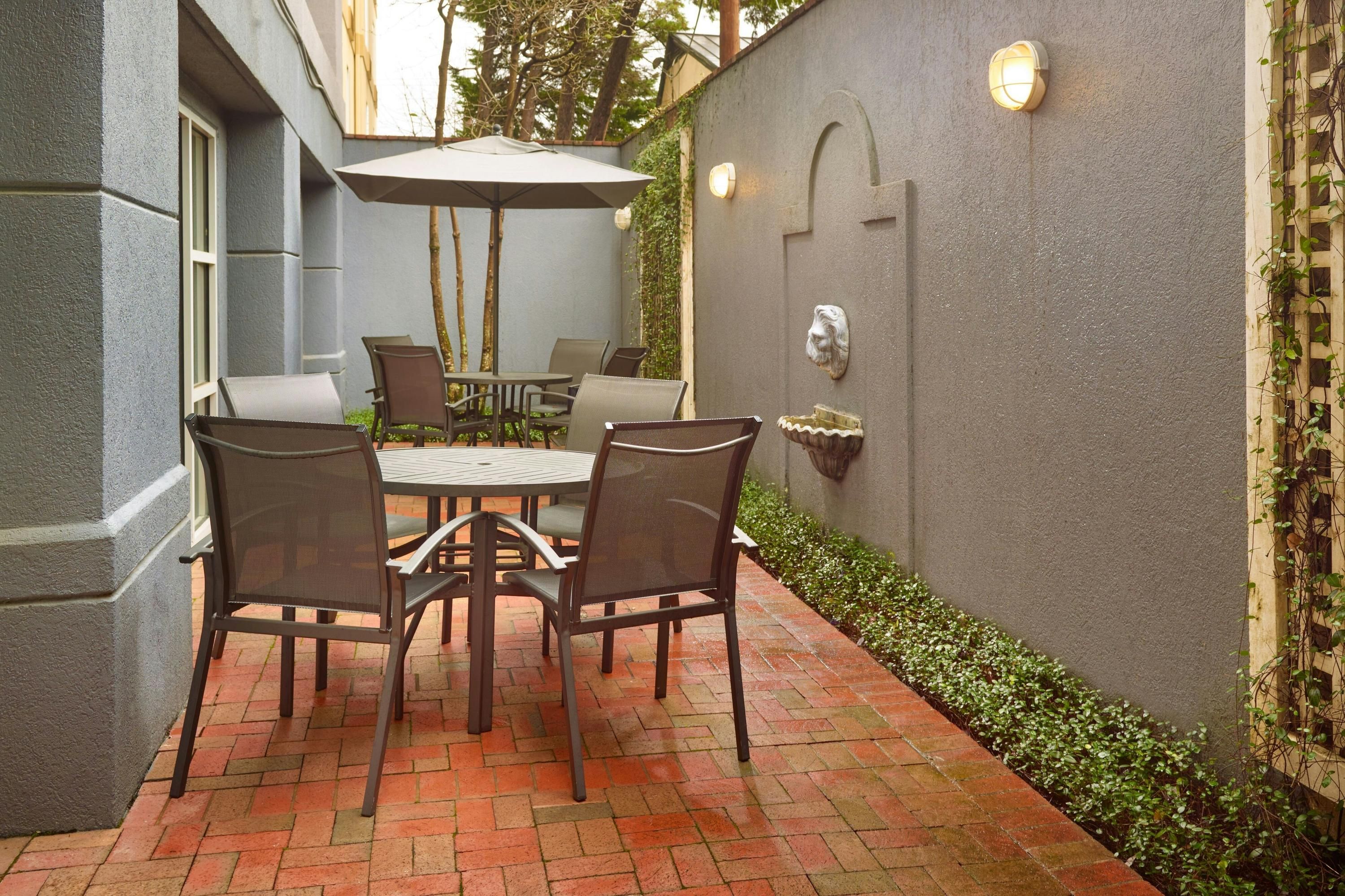 Patio Gambar