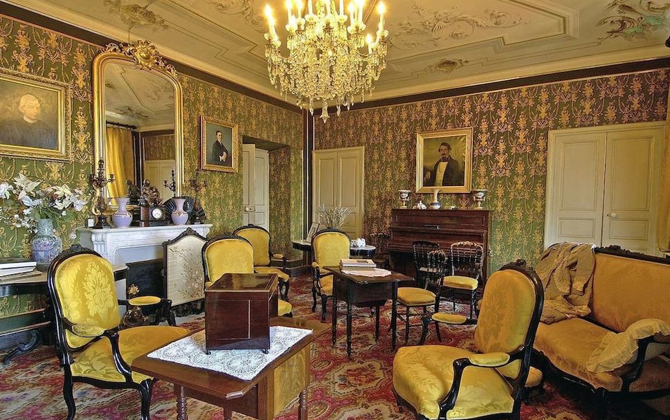 Balai Menunggu Gambar